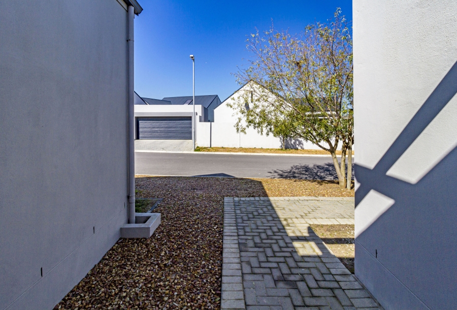 3 Bedroom Property for Sale in Aan de Wijnlanden Western Cape